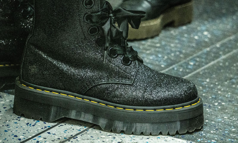 black flatform boots